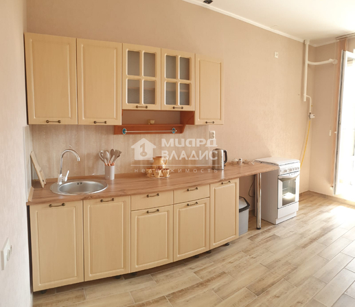 Комарова, 15/4