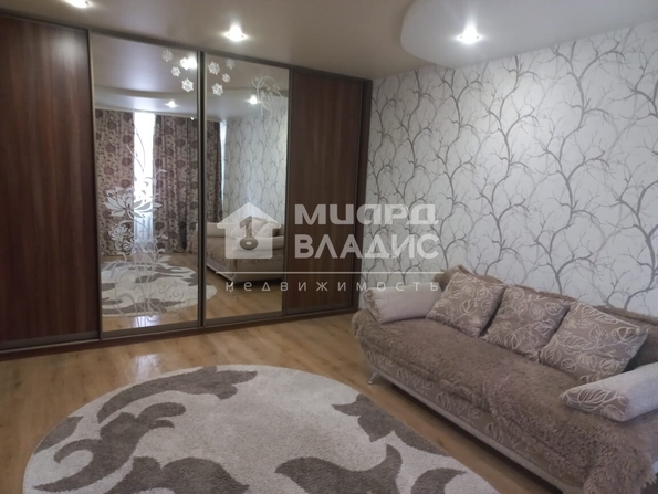 Северная 33-я, 27